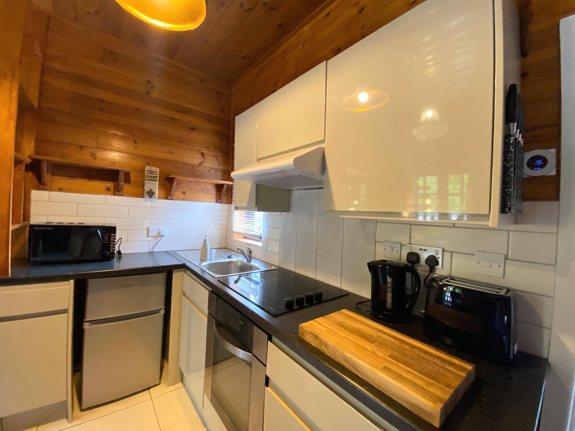 Chalet Hunters Hideaway-hot Tub-wiltshire-groups *