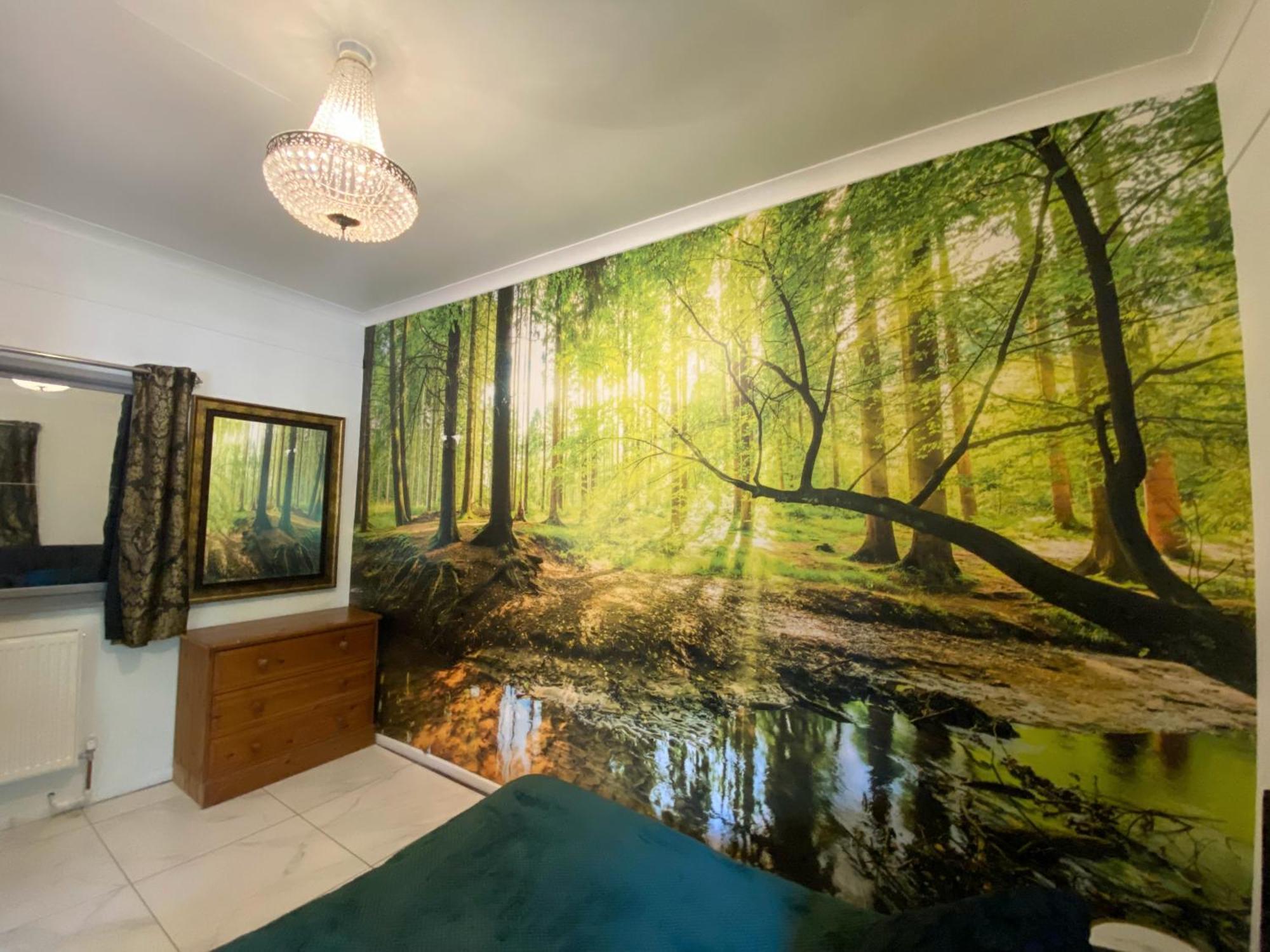 Hunters Hideaway-hot Tub-wiltshire-groups Chalet Warminster