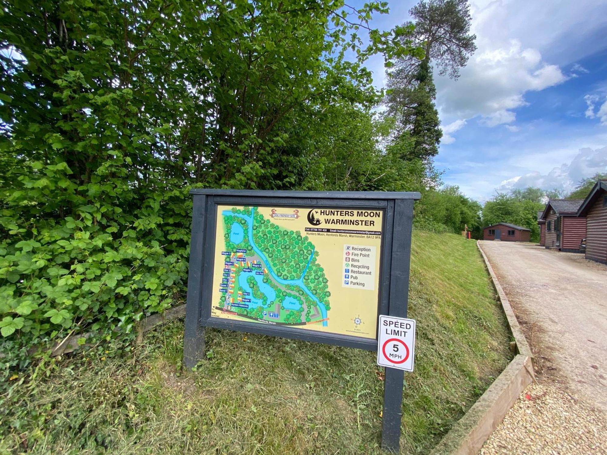Hunters Hideaway-hot Tub-wiltshire-groups * Warminster