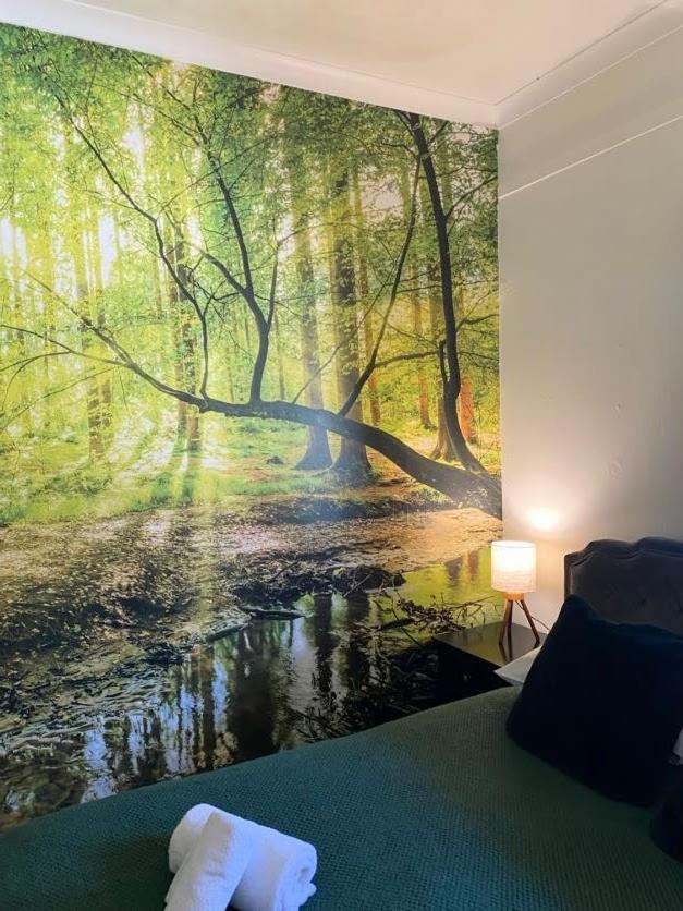 Hunters Hideaway-hot Tub-wiltshire-groups Chalet