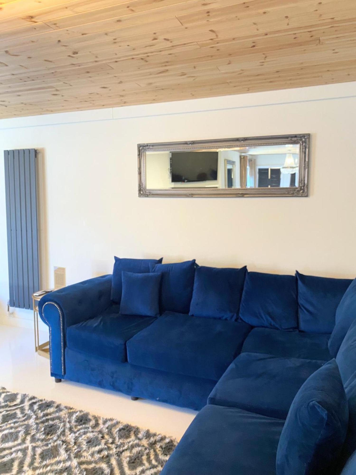 Hunters Hideaway-hot Tub-wiltshire-groups