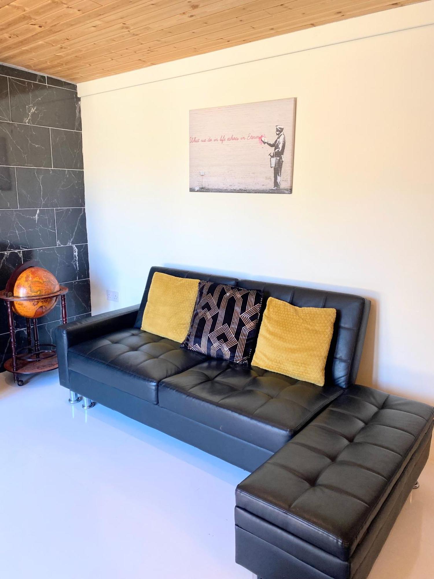 Chalet Hunters Hideaway-hot Tub-wiltshire-groups *